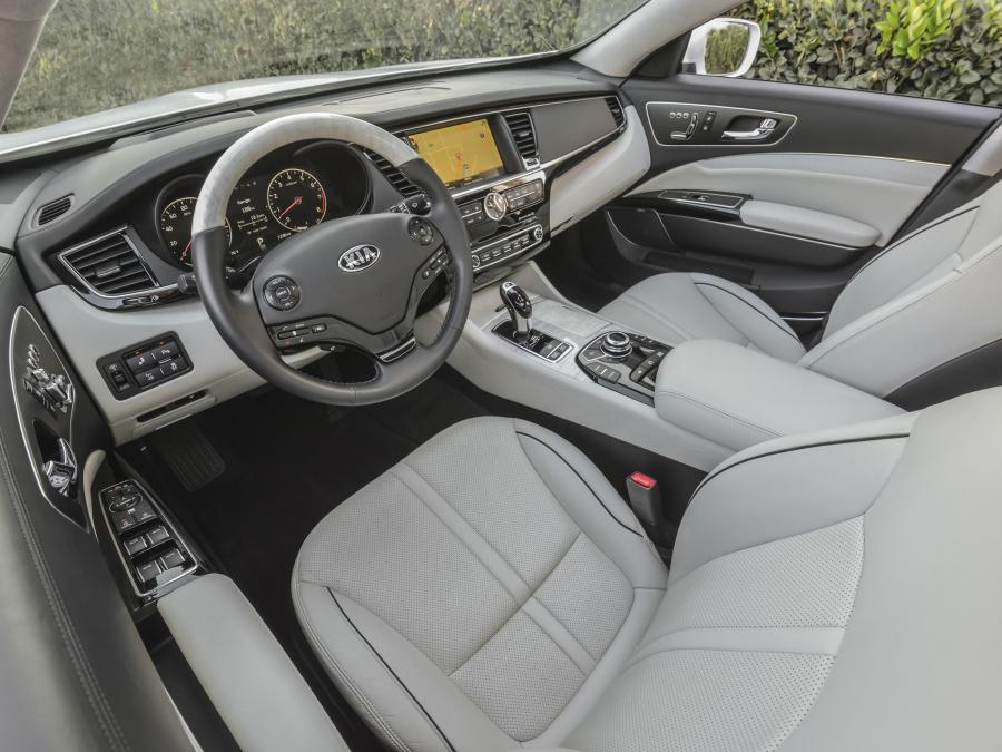  Kia K900 2014 года  (фото 14 из 30)